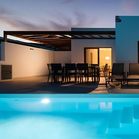 Villa Lena - Vipvipvillas Playa Blanca  Exterior photo